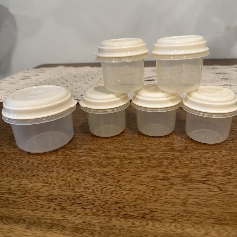 Vintage Rubbermaid Servin Saver Containers (1) 1 Cup #6 & (5) 1/2 Cup #0 Almond